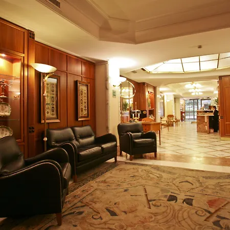 キャピトル 4* ミラノ