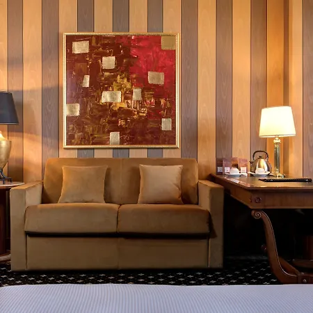 ホテル キャピトル 4*