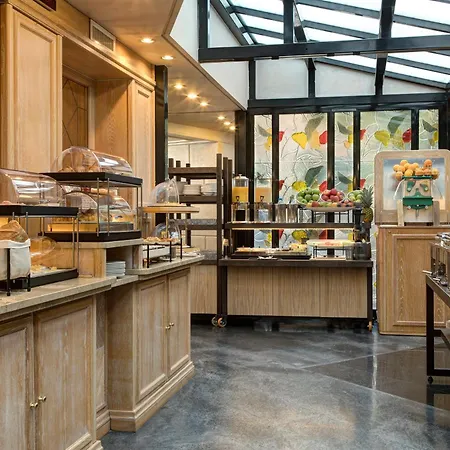 ホテル キャピトル 4*