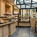 Hotel Capitol 4*