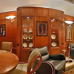 Capitol Hotel 4*